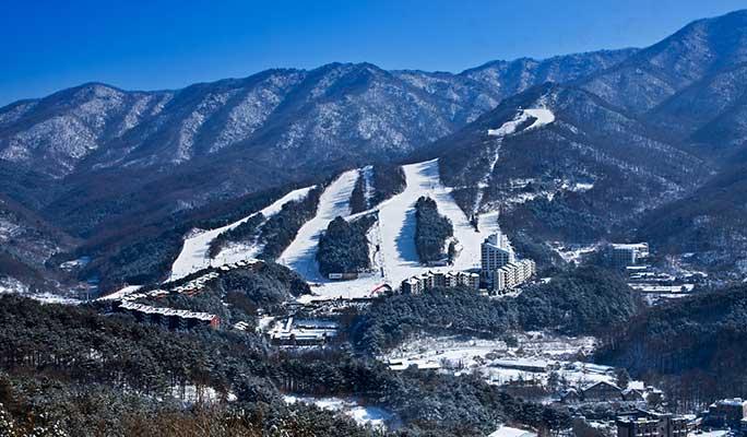 1 Day Ski/Snowboard/Free Time Tour: Bears Town Ski Resort - main view