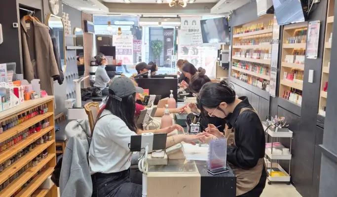Nail Salon in Haeundae, Busan - Choco Busy Salon - main view