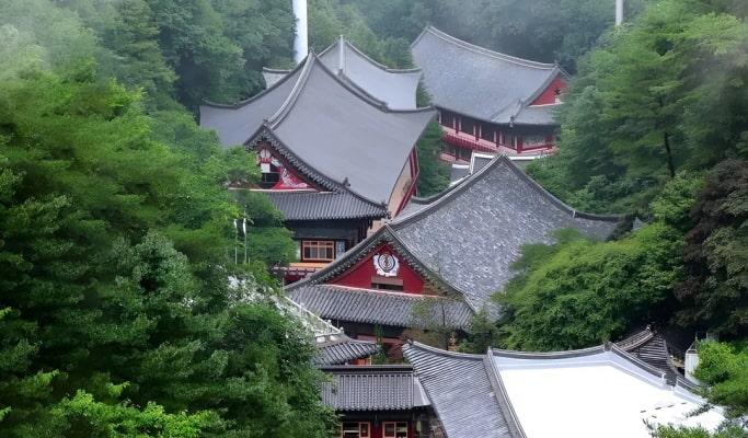 Danyang 1 Day Tour from Seoul: Guinsa Temple + Bobaljae Maple Road + Ondal Film Set & Cave - main view