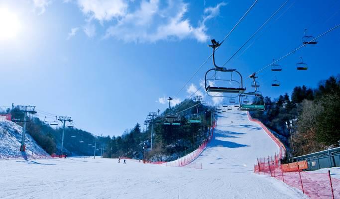 Elysian Gangchon Ski Resort: Ski/Snowboard Lift Pass + Equipment/Clothes Rental Ticket - main view