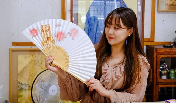 Paint Traditional Folk Illustrations on Folding Fans 1 Day Class in Gyeongju - main view