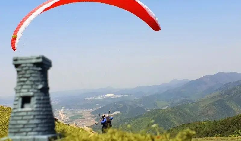 Tandem Paragliding in Gyeongju - main view