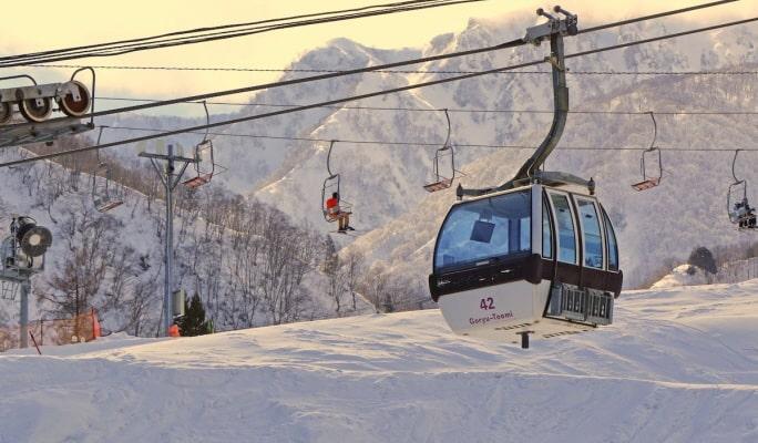 ABLE Hakuba GORYU & Hakuba 47 Winter Sports Park: Lift Pass + Ski/Snowboard Equipment Rental Ticket (1~3 days) - main view