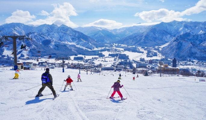 Iwappara Ski Resort: 1-Day Lift Pass + Equipment Rental Package (with Optional Clothes Rental) - main view