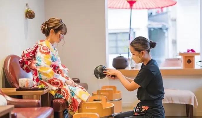 Kyoto Private Walking Tour & Foot Spa Experience with Licensed Guide - main view