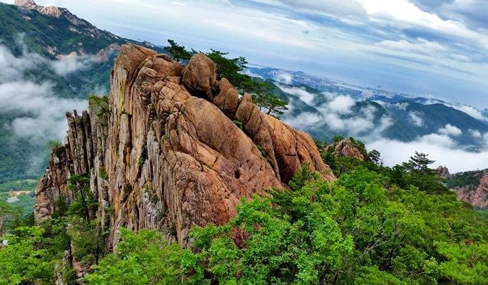 [Gangwon Wonderland] 2D1N Seoraksan Hiking & East Sea Tour - main view