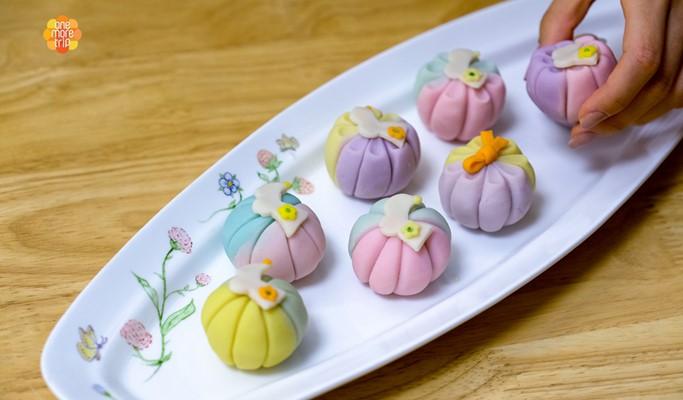 Korean Rice Cake with Sweet Bean Filling Making Experience in Seoul - main view