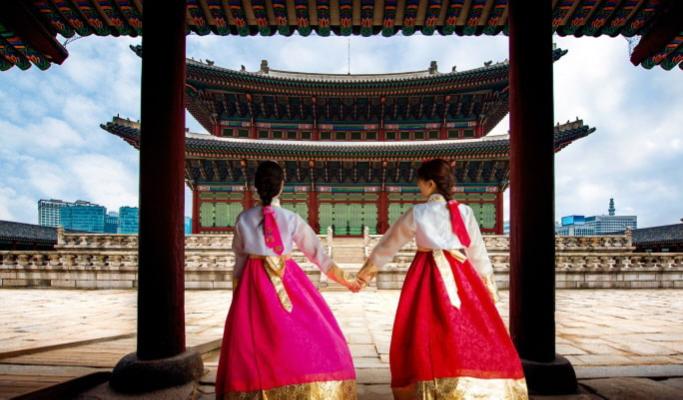 Seoul Walking Tour: Gyeongbokgung, Seochon Village & Tongin Market (Lunch & Hanbok Included) - main view