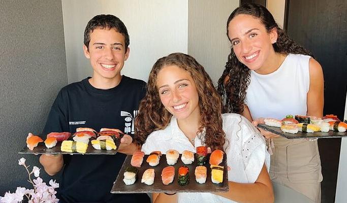 Sushi Making Experience in Asakusa, Tokyo (+ Local Tour/ Rickshaw/ Sake Tasting option) - main view